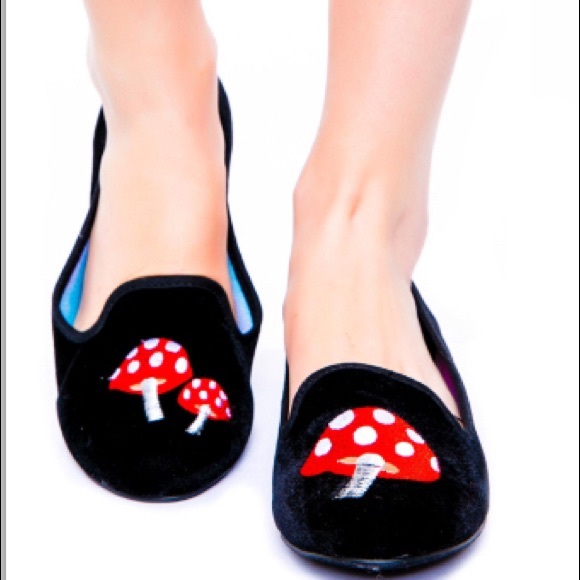 YRU Shoes - 🌺CLOSET CLEAN OUT Y.R.U. Festival Trippy Mushroom
